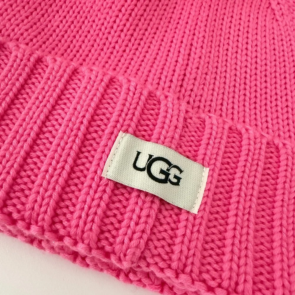 UGG Australia Bright‎  Pink Beanie Pom Knit OS Cozy Cabin Barbie Core